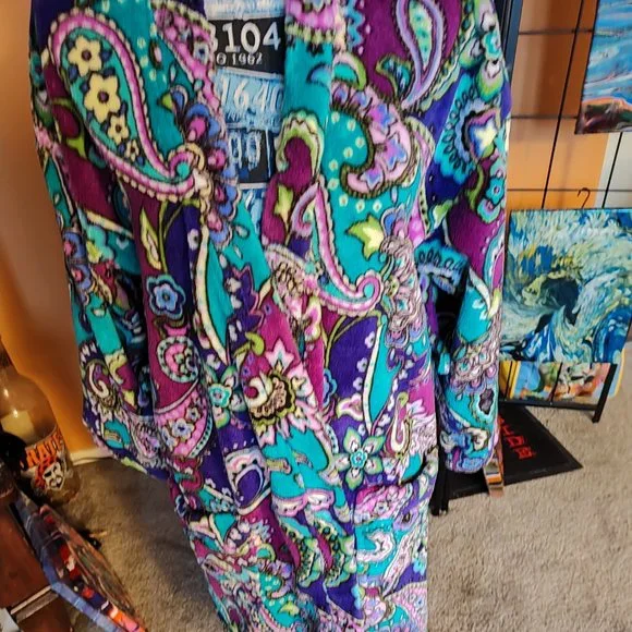 BEAUTIFUL VERA BRADLEY ROBE - NO BELT - BOLD PURPLE/BLUE COLORS.  SIZE S/M - Picture 2 of 7